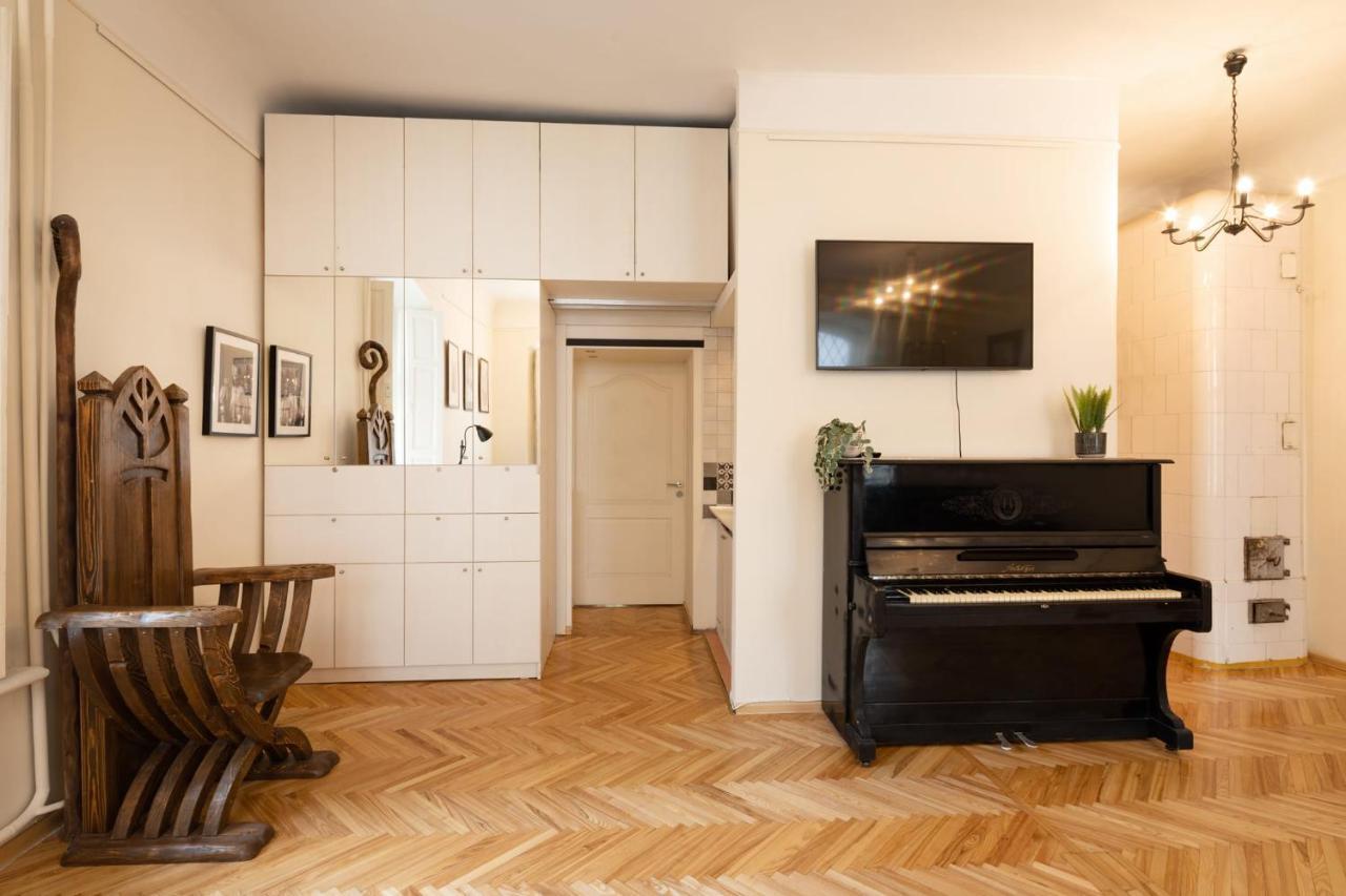 Old Historical One Bedroom Apartamento